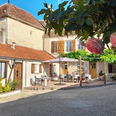 Aux Sources De Ouanne Bed & Breakfast ภายนอก รูปภาพ
