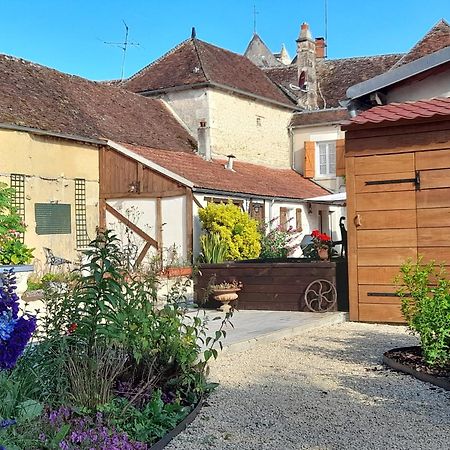 Aux Sources De Ouanne Bed & Breakfast ภายนอก รูปภาพ