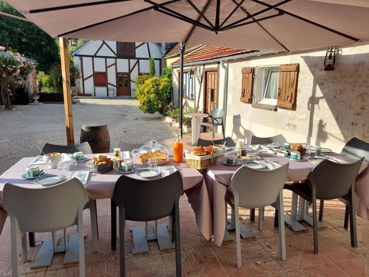 Aux Sources De Ouanne Bed & Breakfast ภายนอก รูปภาพ