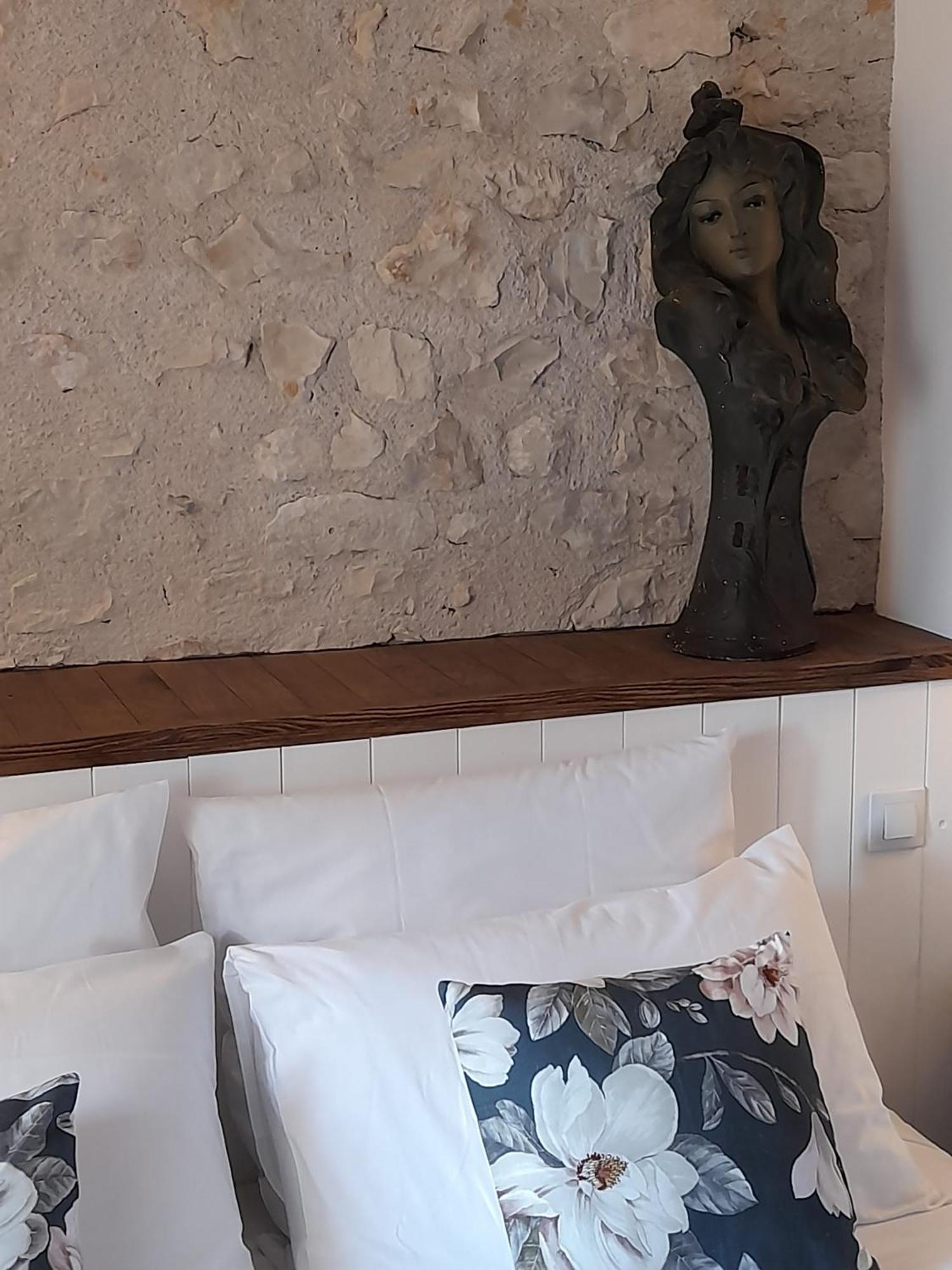 Aux Sources De Ouanne Bed & Breakfast ภายนอก รูปภาพ